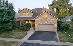 1082 CAITLIN CRESCENT