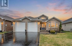 8 BRIARWOOD CRESCENT
