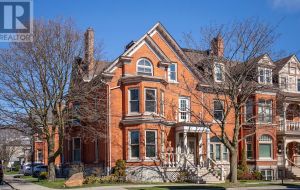 2 - 244 KING STREET E