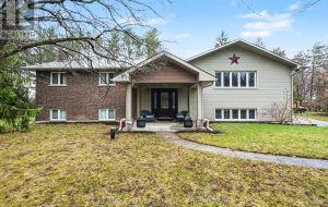 2518 RIDEAU FERRY ROAD