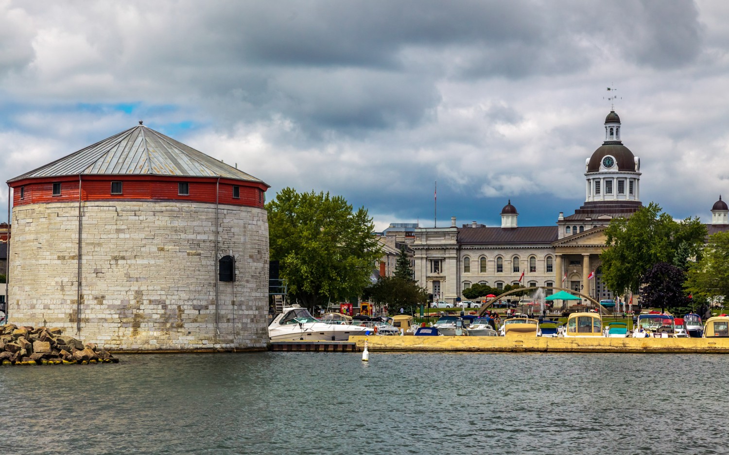 Kingston waterfront and Confederation Park on a sunny day.