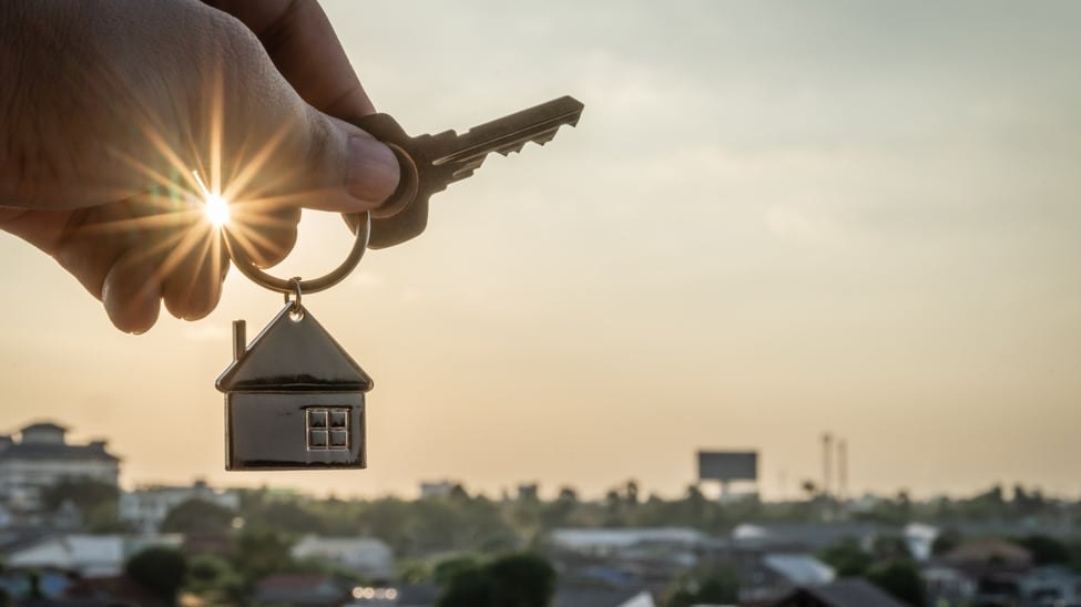 4 REASONS WHY TO INVEST IN REAL ESTATE