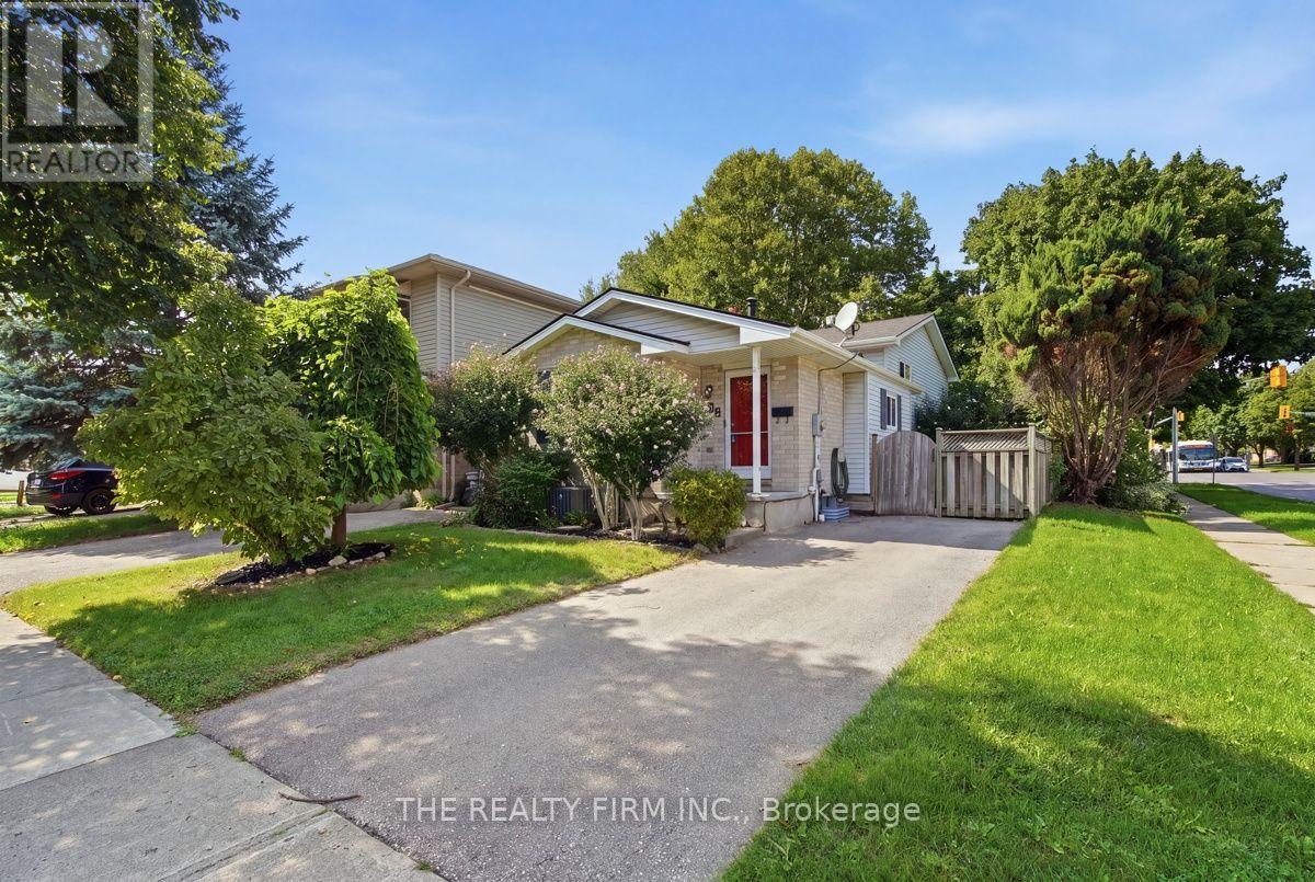 258 OLYMPIC CRESCENT, London North (North I)