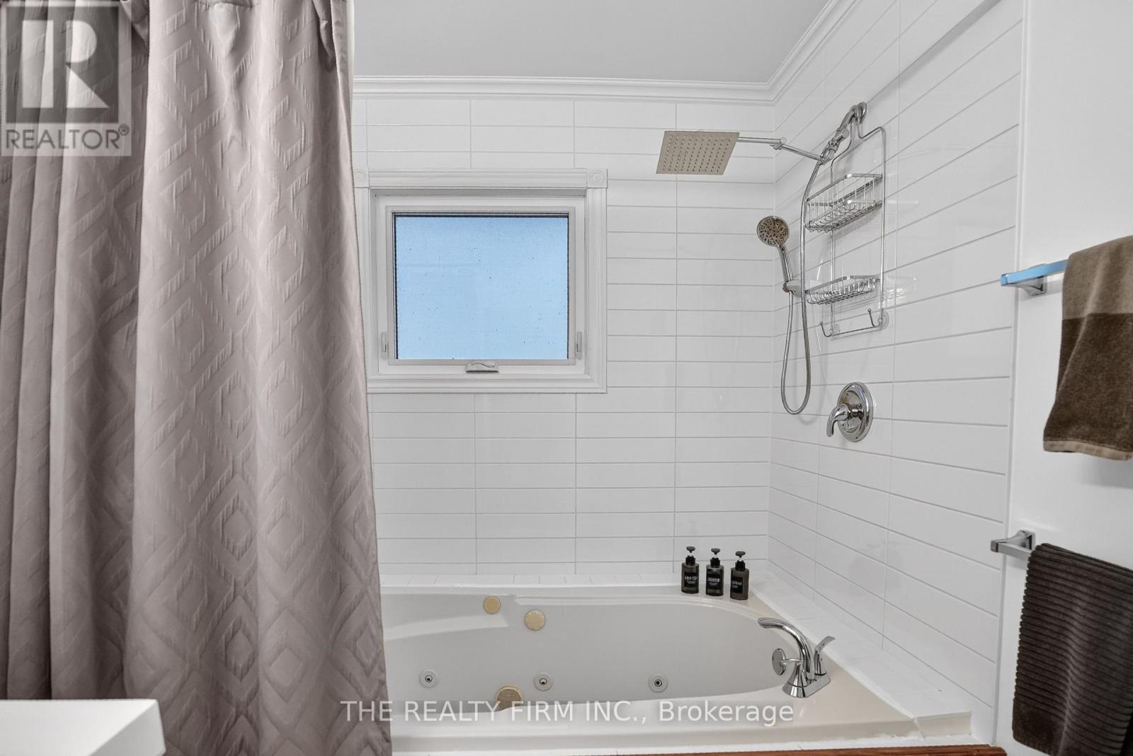 For Sale: Wake up to sparkling water views! , ON | 4 Bed, 3 Bath House for $295,000. See 26 photos!