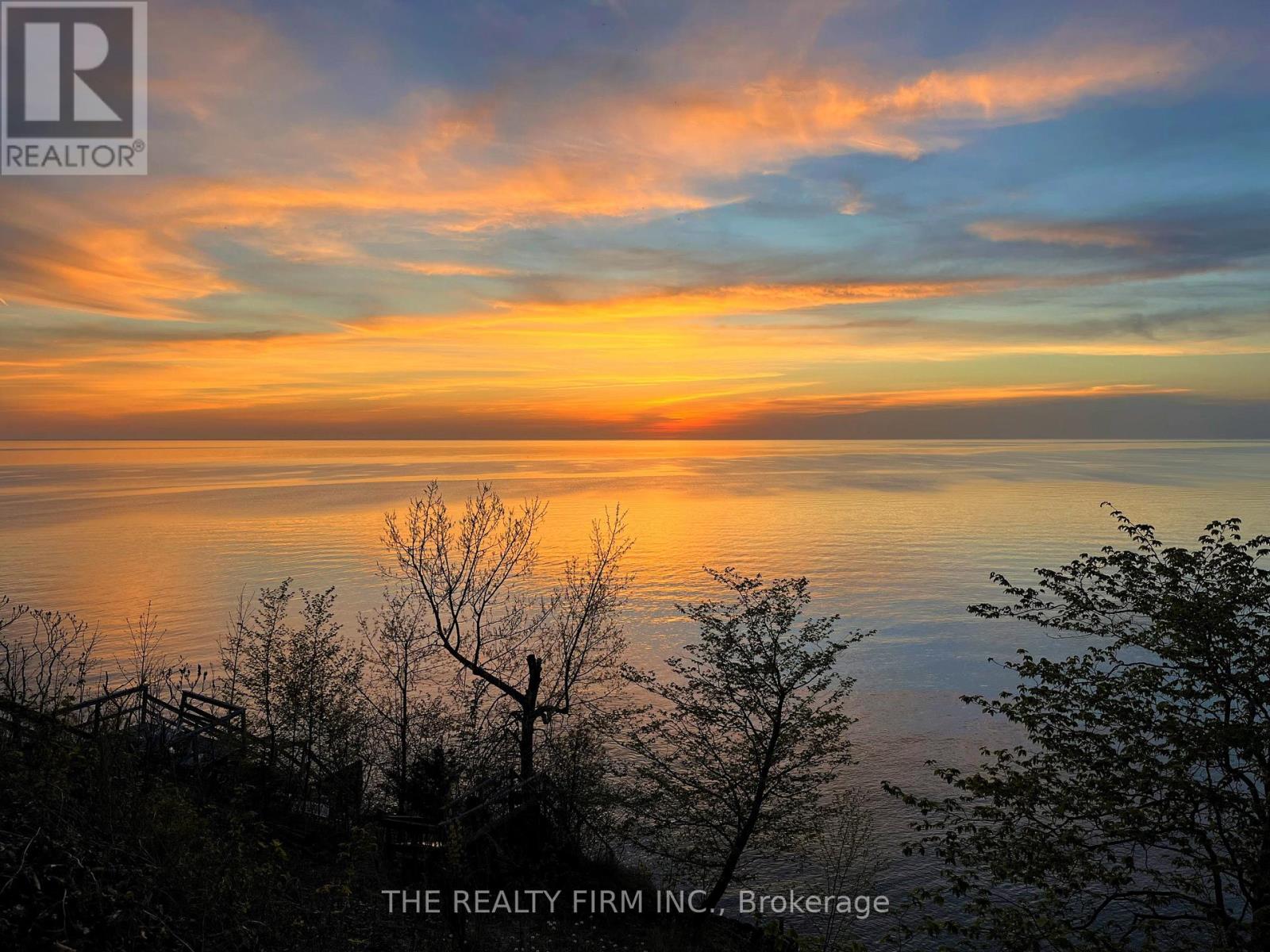 Wake up to sparkling water views!  | Image 1