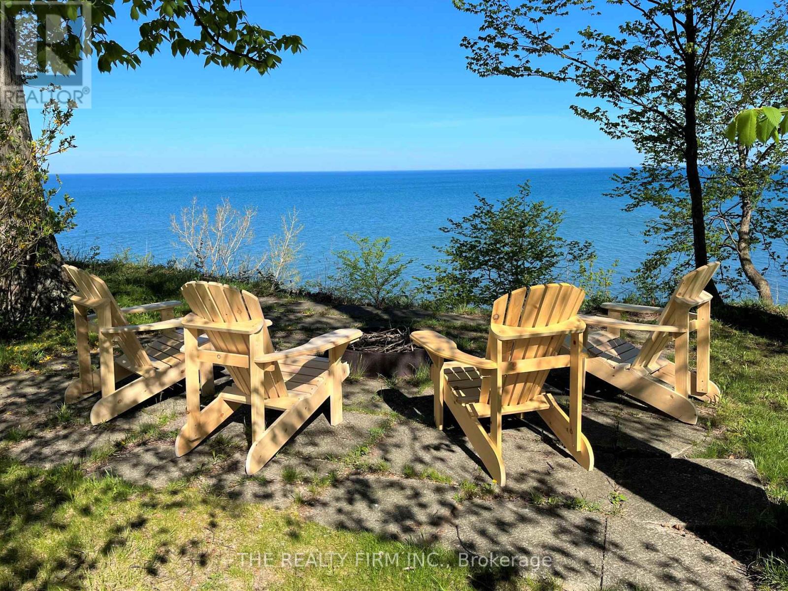 For Sale: Wake up to sparkling water views! , ON | 4 Bed, 3 Bath House for $295,000. See 26 photos!