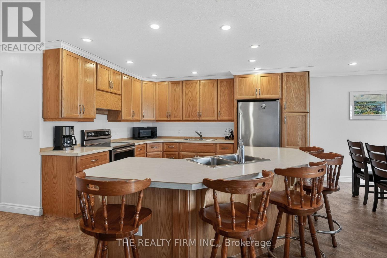 For Sale: Wake up to sparkling water views! , ON | 4 Bed, 3 Bath House for $295,000. See 26 photos!