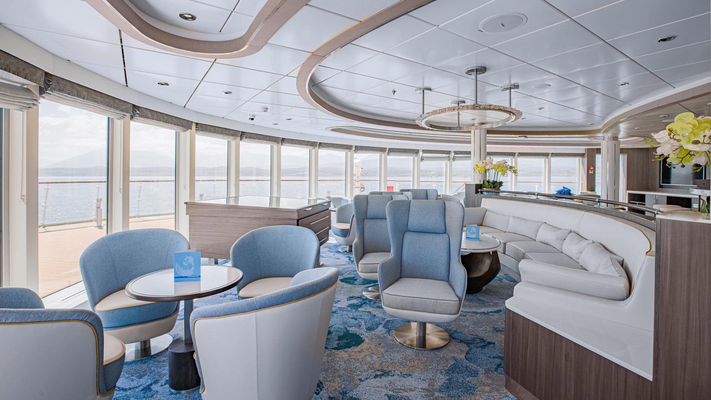 Observation lounge ocean victory
