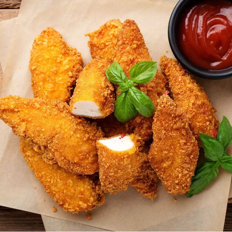 Doigts de poulet croustillants, ketchup aux pommes, haricots du marché