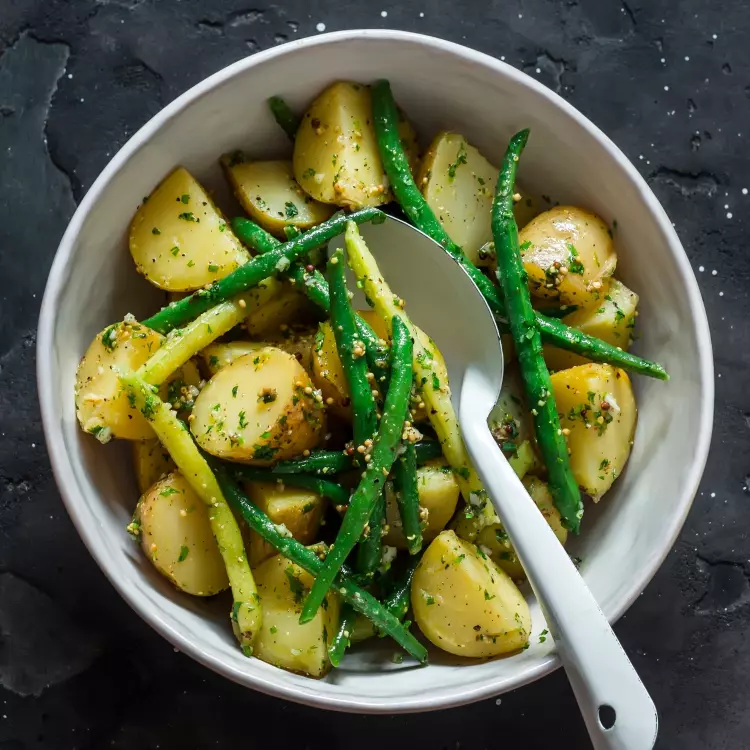Salade niçoise de grelots et haricots verts au bacon grillé (750ml)