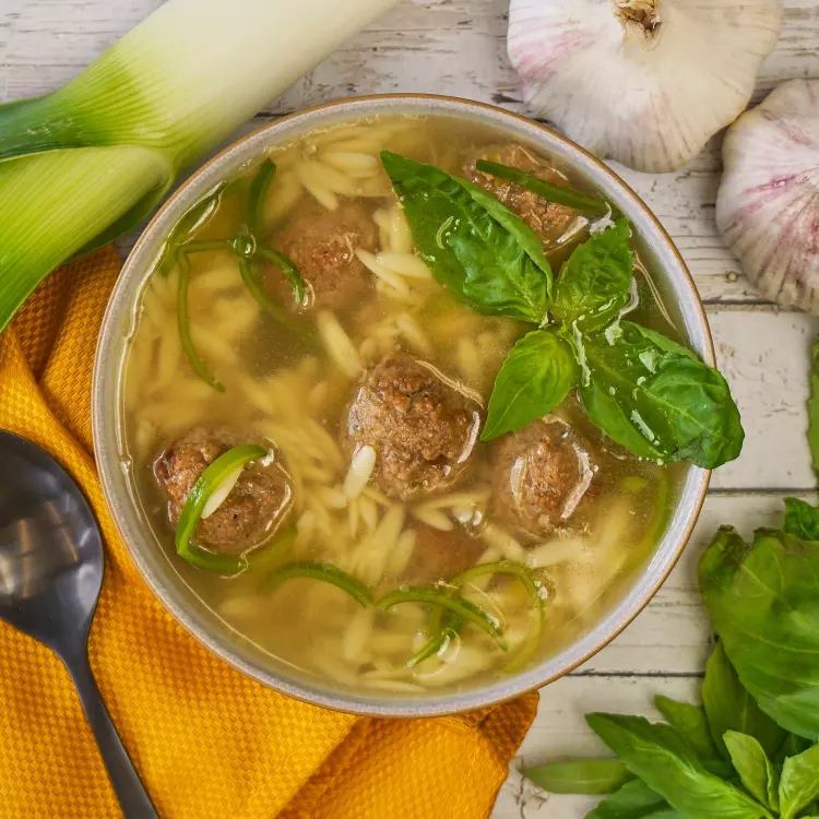 Soupe italienne de boulettes de porc au parmigiano (copie 3150)