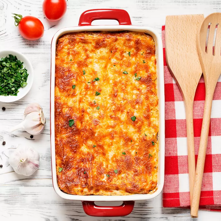 Gratin d'orzo au poulet grillé et pesto crémeux