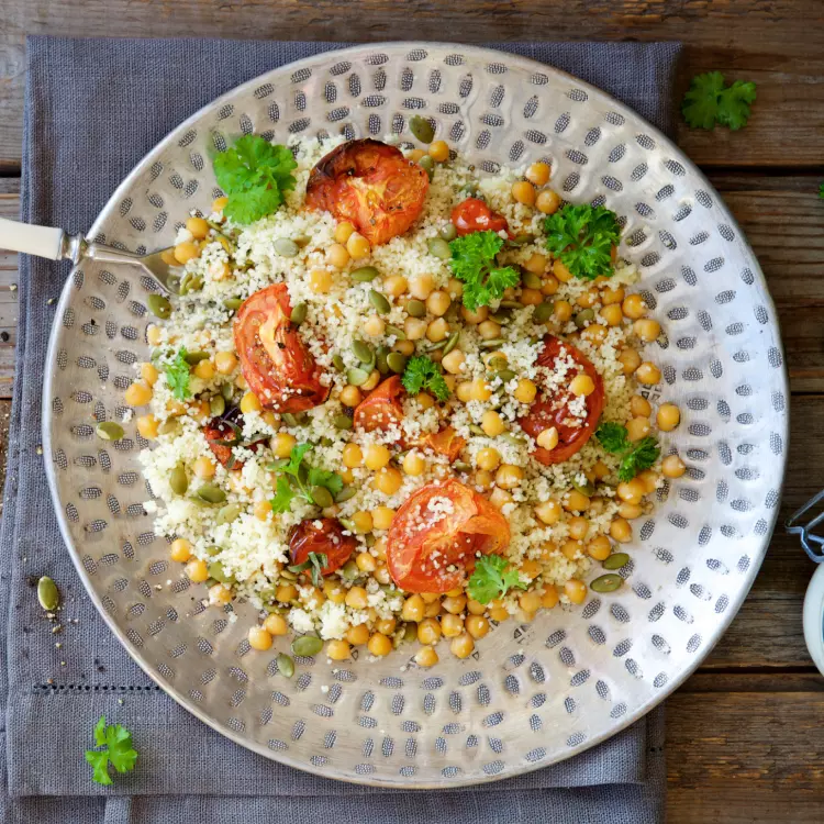 Salade de poulet grillé, pois chiches et vinaigrette à l'aneth (1 litre)