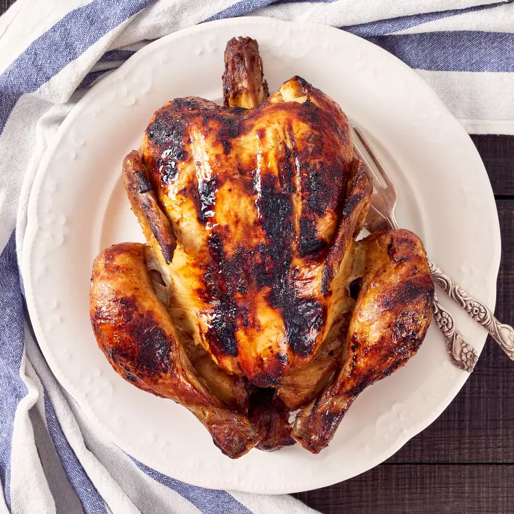 Poulet de Cornouailles, caponata aux Kalamata et érable