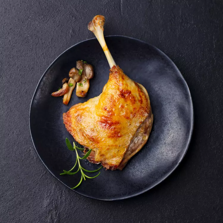 Salade de quinoa au canard confit, vinaigrette sésame gingembre (750ml)