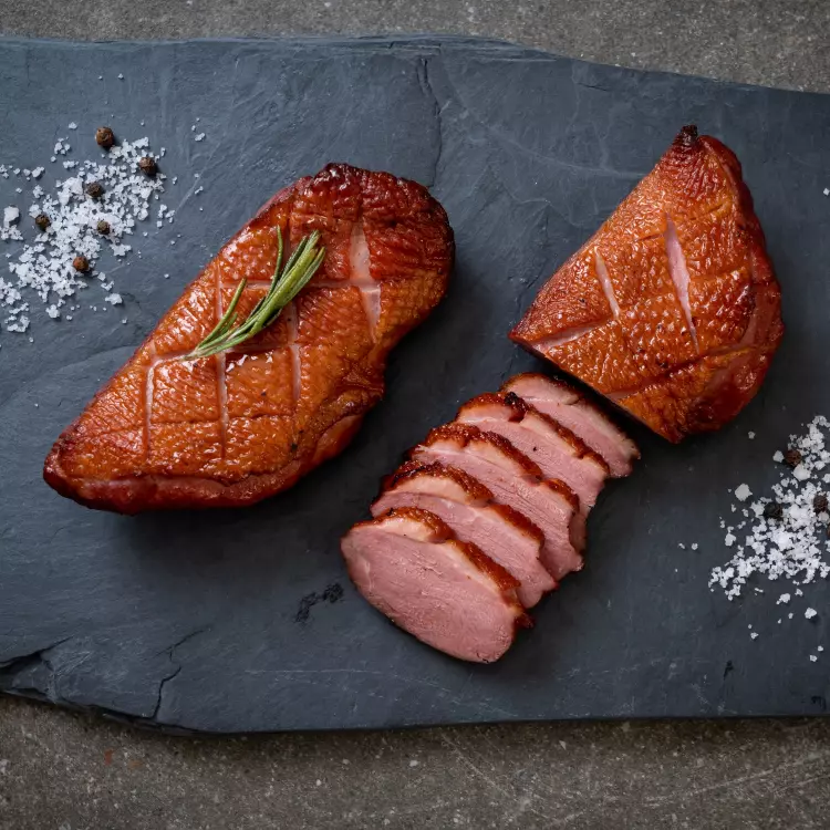 Magret de canard pour 2, sauce aux 5 épices chinoises Magret de canard pour 2, sauce aux 5 épices chinoises