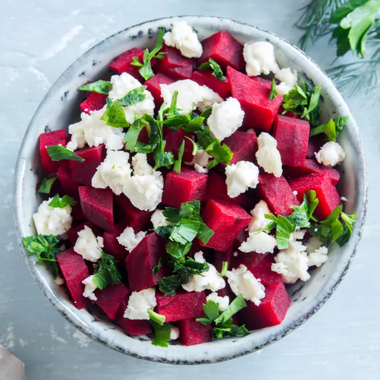 Salade crémeuse de betteraves à l'aneth, échalotes frites (750ml)