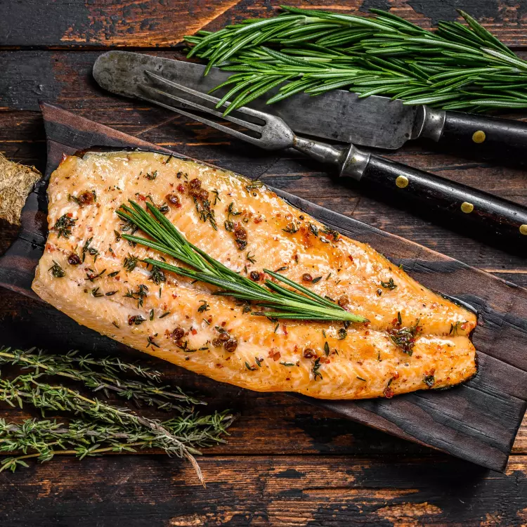 2 filets d'omble chevalier Opercule de Ahuntsic en croûte de pistache et coriandre, gnocchis