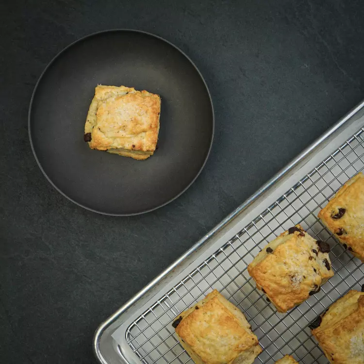 Duo de scones - 3 chocolat et 3 bleuets - La Gâtelière