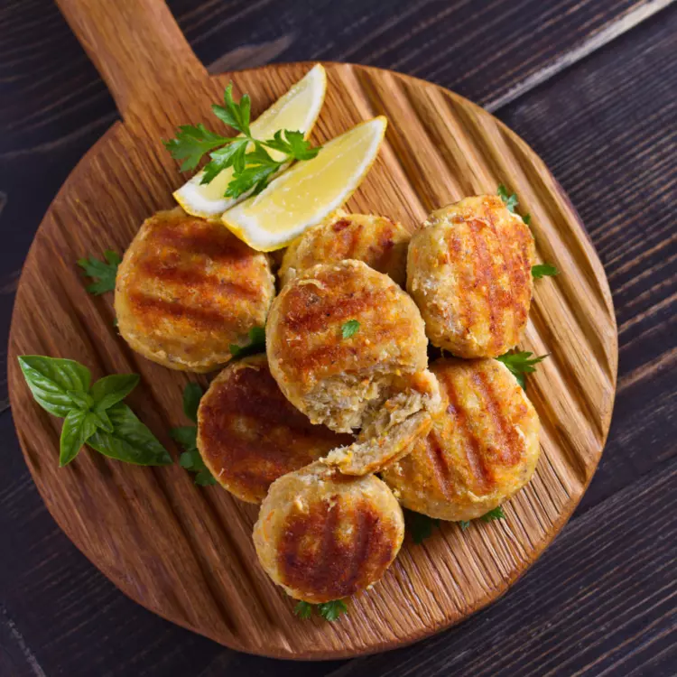 Croquettes de saumon (4), sauce tartare