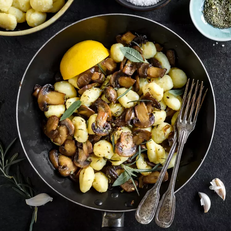 Gnocchis à la poêlée de pleurotes et ail rôti (750g)