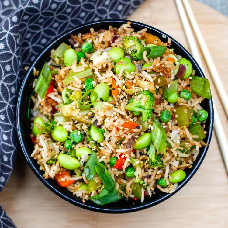 Salade de riz et légumes, vinaigrette aux arachides (750ml)