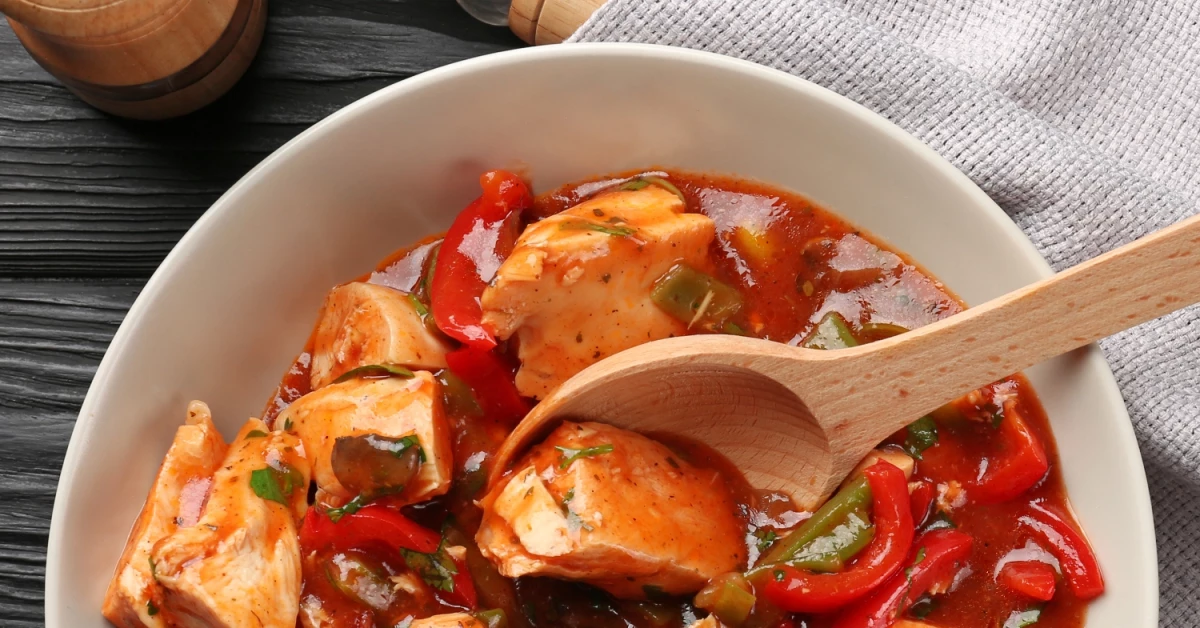Sauté portugais de poulet et chorizo, sauce aux tomates cerises et