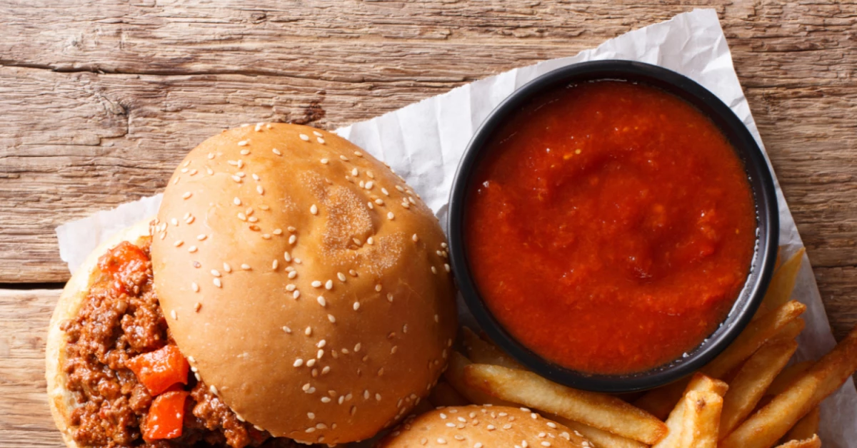 2 sloppy Joe au boeuf façon Hamburger Helper sur pains briochés