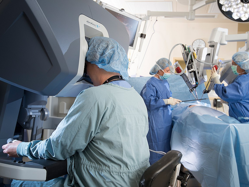 Detecting the Interdisciplinary Nature and Topic Hotspots of Robotics in Surgery: Social Network Analysis and Bibliometric Study Detecting the Interdisciplinary Nature and Topic Hotspots of Robotics in Surgery: Social Network Analysis and Bibliometric Study