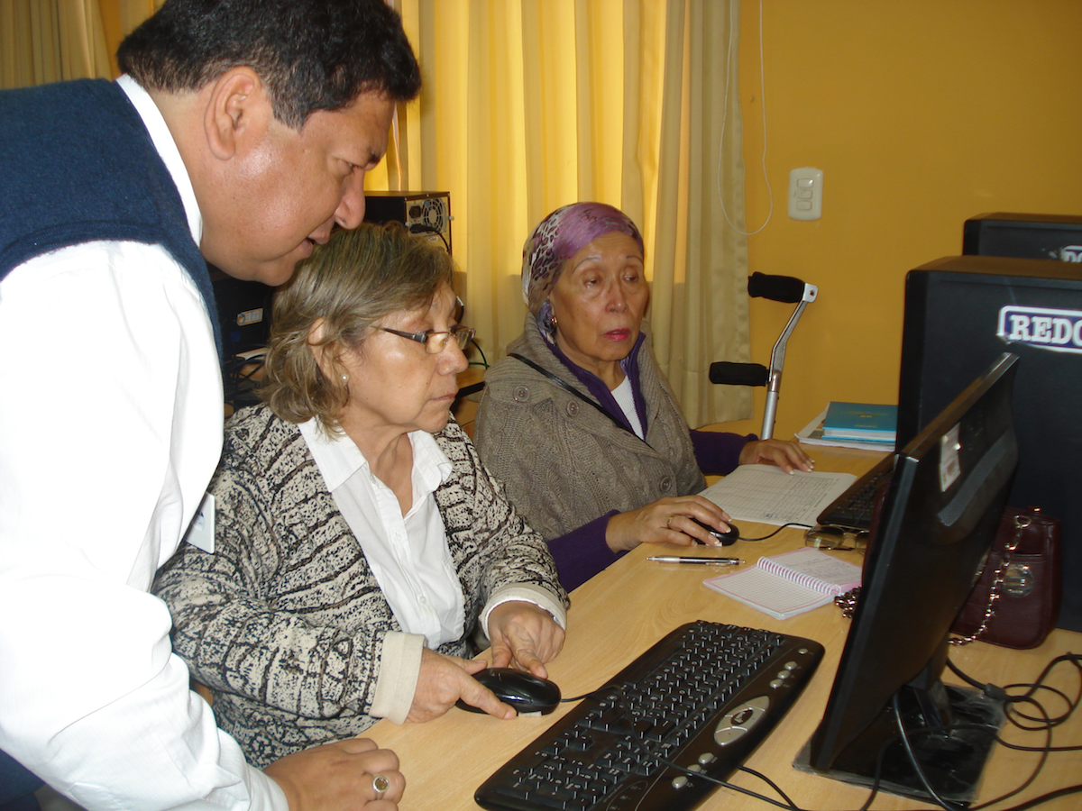 Digital Access in Working-Age and Older Adults and Their Caregivers Attending Psychiatry Outpatient Clinics: Quantitative Survey Digital Access in Working-Age and Older Adults and Their Caregivers Attending Psychiatry Outpatient Clinics: Quantitative Survey