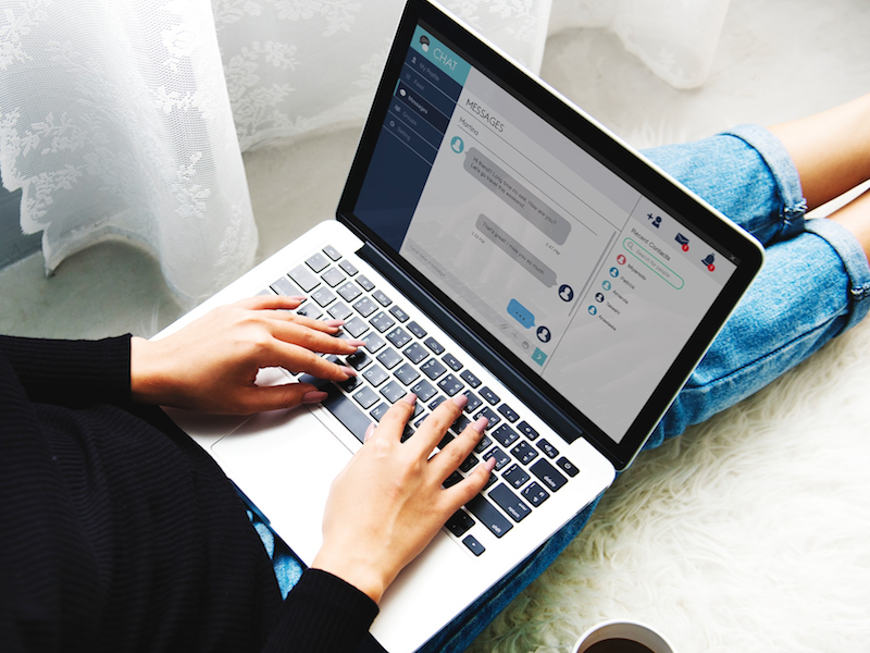 Physicians’ Perceptions of Chatbots in Health Care: Cross-Sectional Web-Based Survey Physicians’ Perceptions of Chatbots in Health Care: Cross-Sectional Web-Based Survey