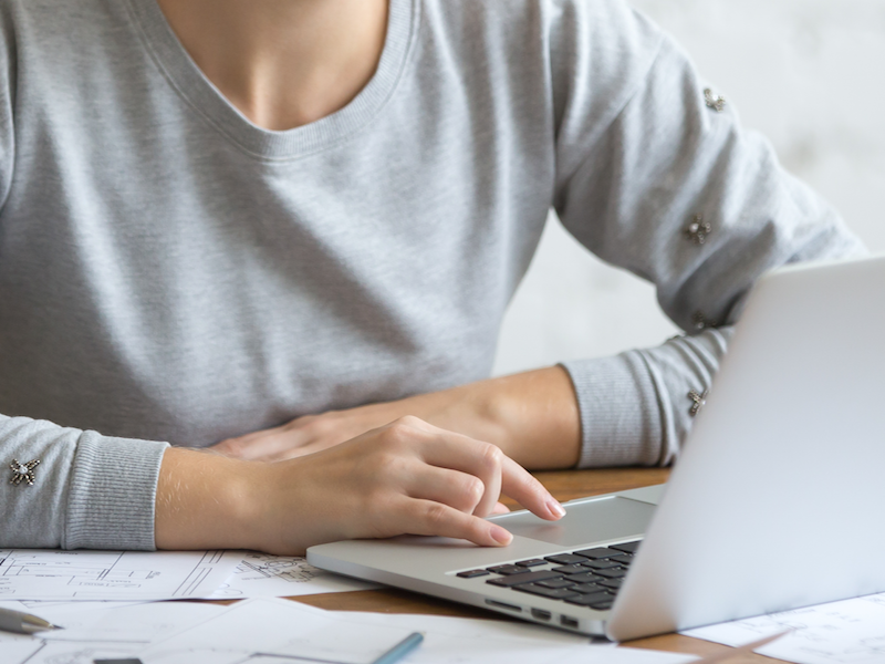 Online Information-Seeking About Potential Breast Cancer Symptoms: Capturing Online Behavior With an Internet Browsing Tracking Tool Online Information-Seeking About Potential Breast Cancer Symptoms: Capturing Online Behavior With an Internet Browsing Tracking Tool