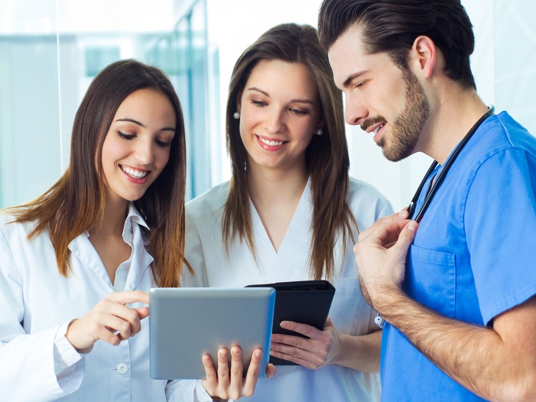 The Use of Social Media in Interprofessional Education: Systematic Review The Use of Social Media in Interprofessional Education: Systematic Review