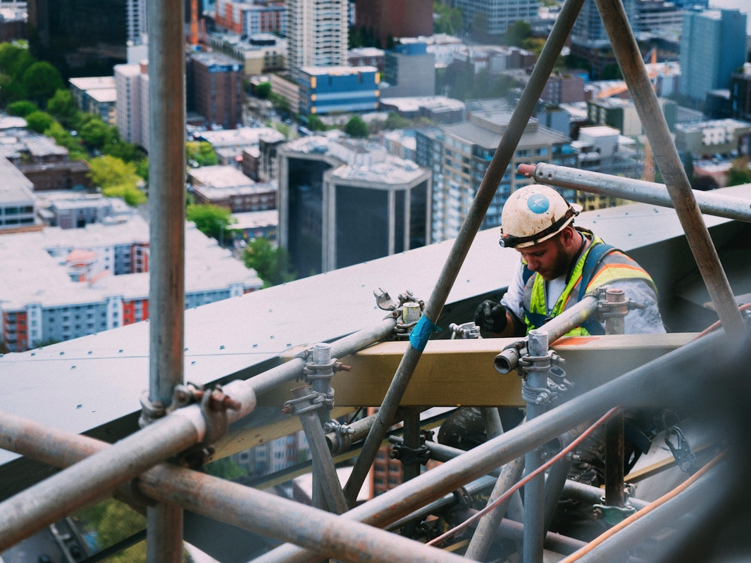 Effects of a Participatory Ergonomics Intervention With Wearable Technical Measurements of Physical Workload in the Construction Industry: Cluster Randomized Controlled Trial Effects of a Participatory Ergonomics Intervention With Wearable Technical Measurements of Physical Workload in the Construction Industry: Cluster Randomized Controlled Trial