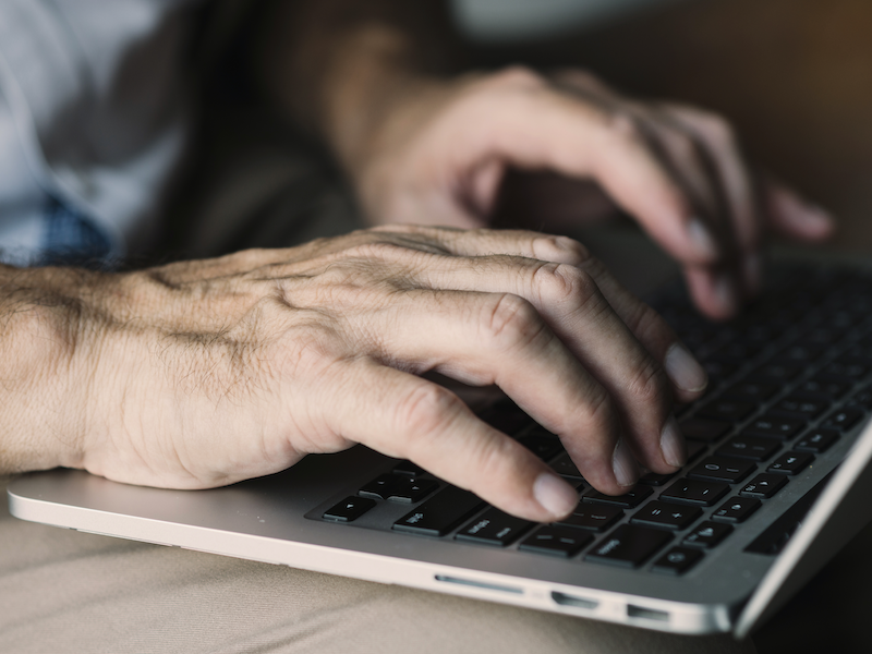 Web-Based Signal Detection Using Medical Forums Data in France: Comparative Analysis Web-Based Signal Detection Using Medical Forums Data in France: Comparative Analysis