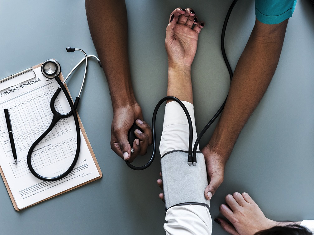 Impact of Electronic Versus Paper Vital Sign Observations on Length of Stay in Trauma Patients: Stepped-Wedge, Cluster Randomized Controlled Trial Impact of Electronic Versus Paper Vital Sign Observations on Length of Stay in Trauma Patients: Stepped-Wedge, Cluster Randomized Controlled Trial