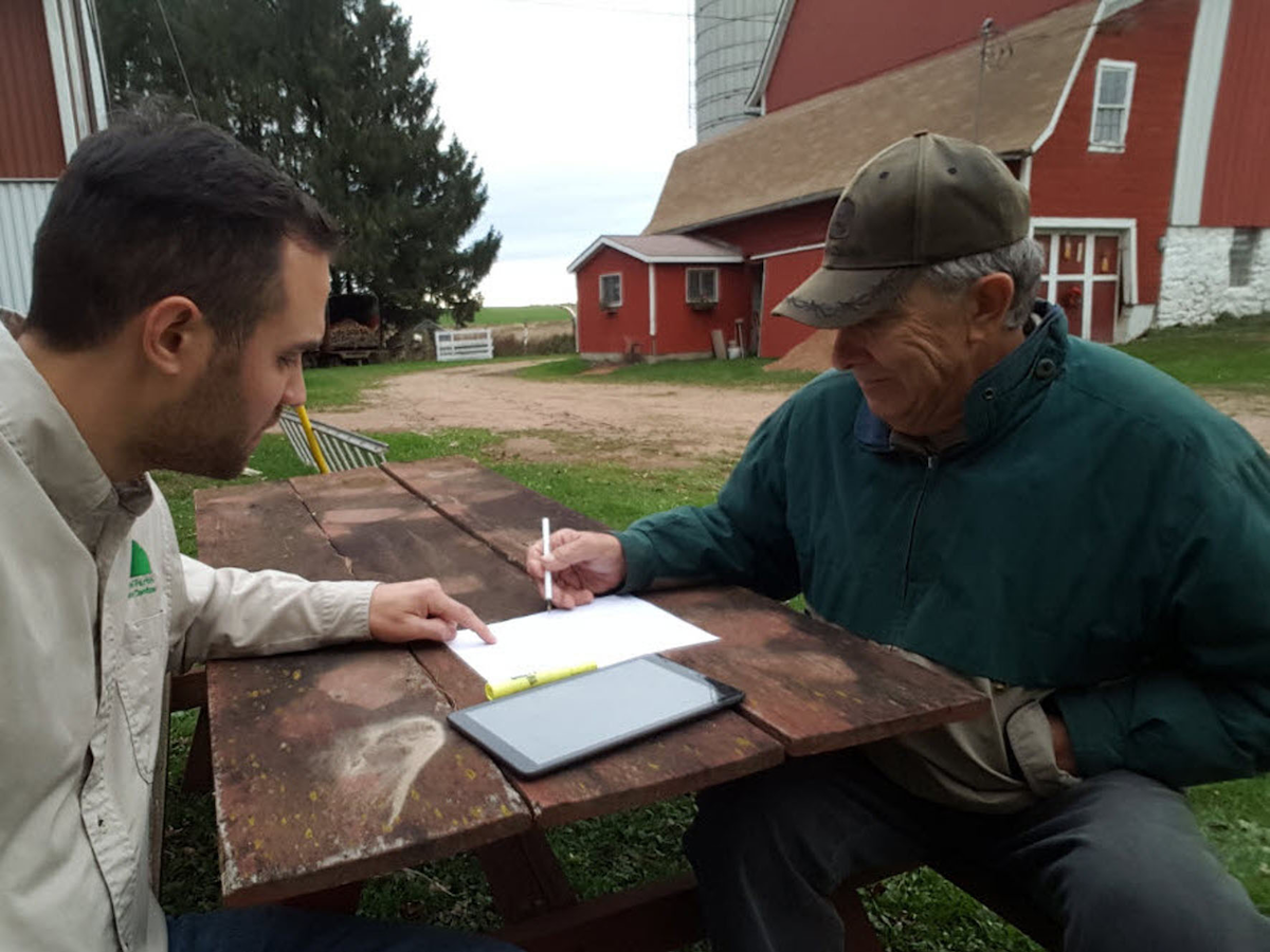 Farm Owners and Workers as Key Informants in User-Centered Occupational Health Prototype Development: A Stakeholder-Engaged Project Farm Owners and Workers as Key Informants in User-Centered Occupational Health Prototype Development: A Stakeholder-Engaged Project
