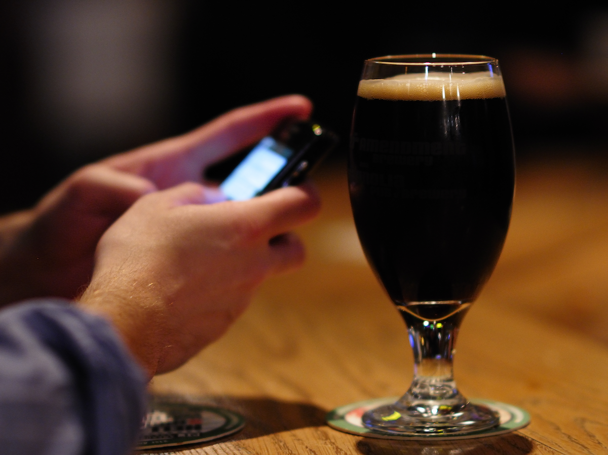 A Smartphone Attention Bias Intervention for Individuals With Addictive Disorders: Protocol for a Feasibility Study A Smartphone Attention Bias Intervention for Individuals With Addictive Disorders: Protocol for a Feasibility Study