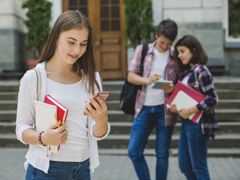 Social Media Intervention Design: Applying an Affordances Framework Social Media Intervention Design: Applying an Affordances Framework