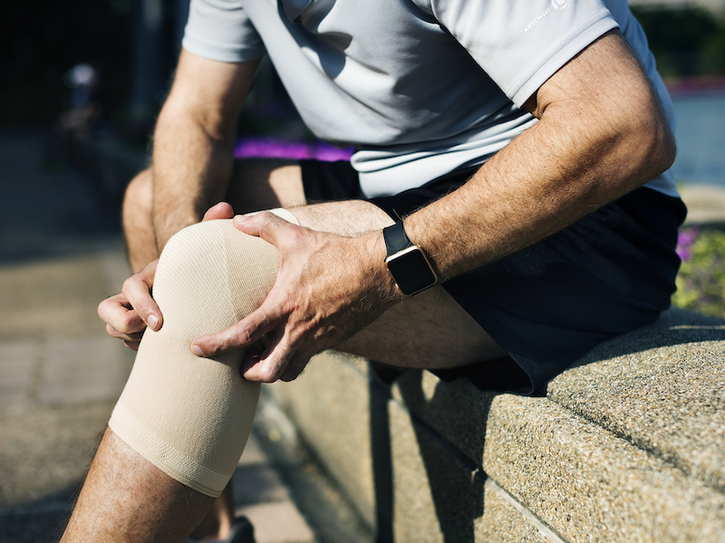 Effects of Transcranial Direct Current Stimulation on Knee Osteoarthritis Pain in Elderly Subjects With Defective Endogenous Pain-Inhibitory Systems: Protocol for a Randomized Controlled Trial Effects of Transcranial Direct Current Stimulation on Knee Osteoarthritis Pain in Elderly Subjects With Defective Endogenous Pain-Inhibitory Systems: Protocol for a Randomized Controlled Trial