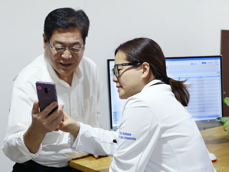 Mobile Phone–Based Telemedicine Practice in Older Chinese Patients with Type 2 Diabetes Mellitus: Randomized Controlled Trial Mobile Phone–Based Telemedicine Practice in Older Chinese Patients with Type 2 Diabetes Mellitus: Randomized Controlled Trial