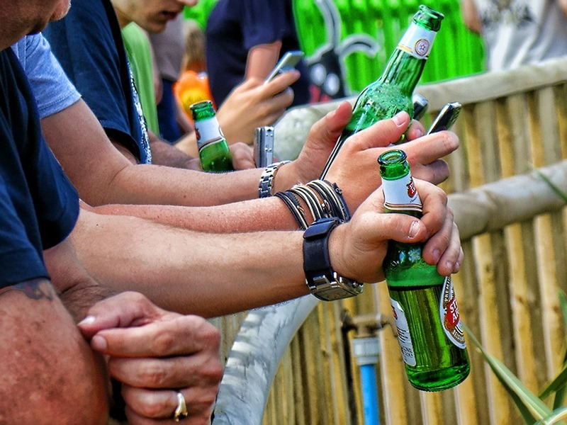 Technology-Based Alcohol Interventions in Primary Care: Systematic Review Technology-Based Alcohol Interventions in Primary Care: Systematic Review