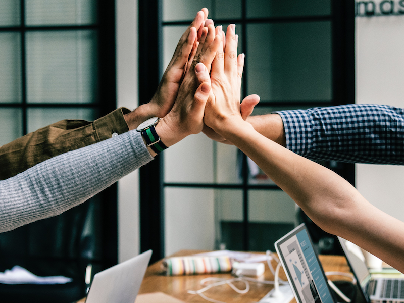 Social Connection and Online Engagement: Insights From Interviews With Users of a Mental Health Online Forum Social Connection and Online Engagement: Insights From Interviews With Users of a Mental Health Online Forum