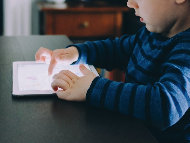 Mobile Device Use Among Rural, Low-Income Families and the Feasibility of an App to Encourage Preschoolers’ Physical Activity: Qualitative Study Mobile Device Use Among Rural, Low-Income Families and the Feasibility of an App to Encourage Preschoolers’ Physical Activity: Qualitative Study