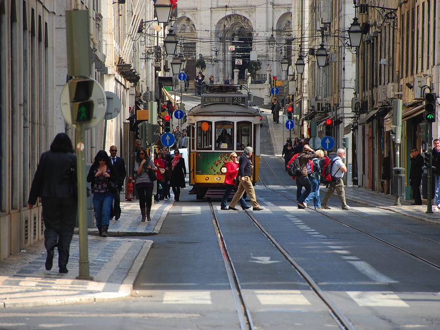 New Integrated Model Approach to Understand the Factors That Drive Electronic Health Record Portal Adoption: Cross-Sectional National Survey New Integrated Model Approach to Understand the Factors That Drive Electronic Health Record Portal Adoption: Cross-Sectional National Survey