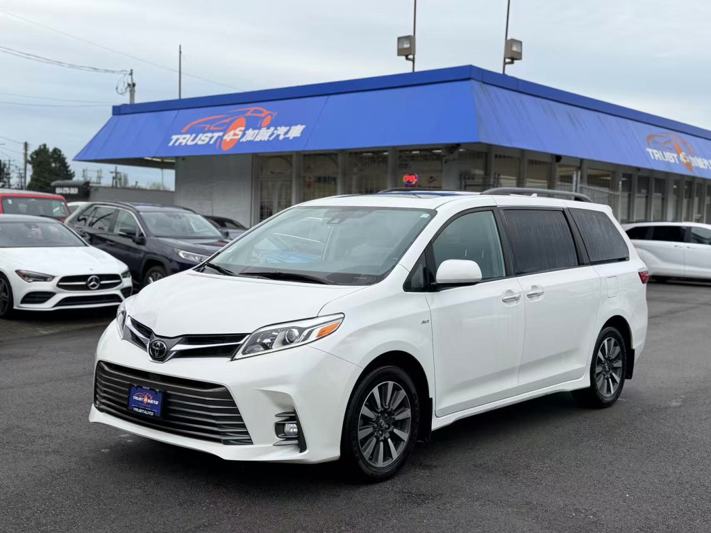 Toyota Sienna XLE 7-Passenger AWD