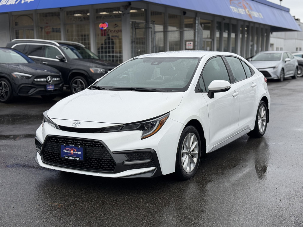 Toyota Corolla SE FWD