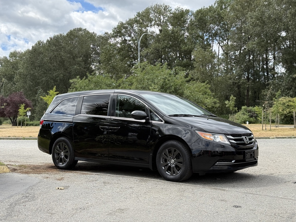 Black 2014 Honda Odyssey SE FWD Minivan Automatic