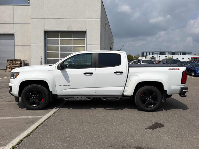 White 2018 Chevrolet Colorado Pickup Truck Four-Wheel Drive Automatic