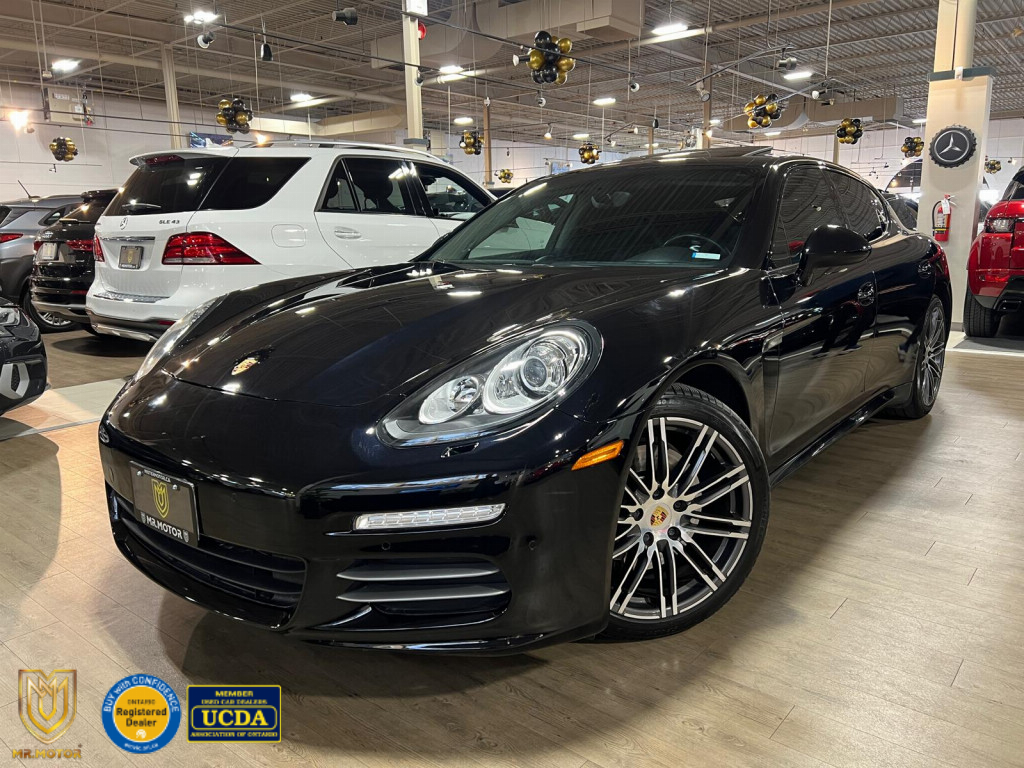 2016 Porsche Panamera 4 Edition